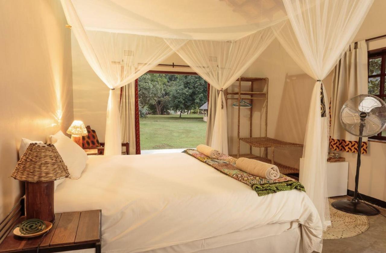 Marula Lodge Mfuwe Экстерьер фото