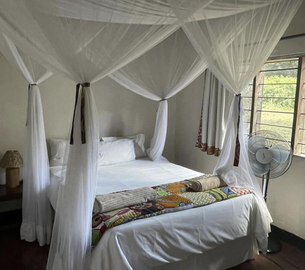 Marula Lodge Mfuwe Экстерьер фото